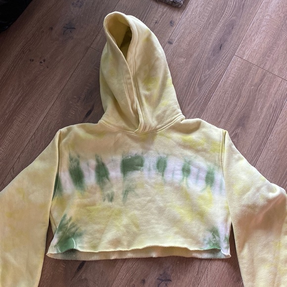 TNA / Aritzia Crop Tie-Dye Sweatshirt Small - Picture 2 of 4
